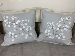 Alternative view of Blossom - white with green
