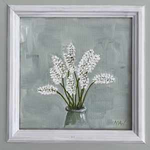 Alternative view of White Grape Hyacinths